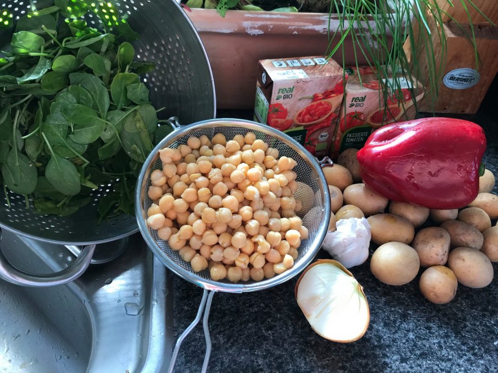 Curry-Kartoffel-Tomaten-Eintopf - Mit Tieren leben e.V.